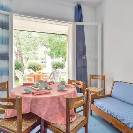 In S,aurunca With Kitchen Holiday home
